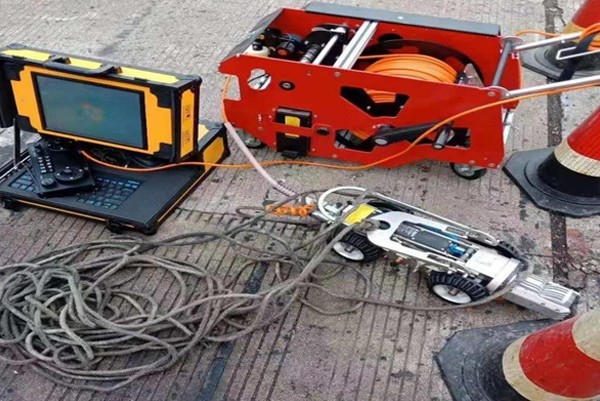 镇远CCTV管道检测机器人